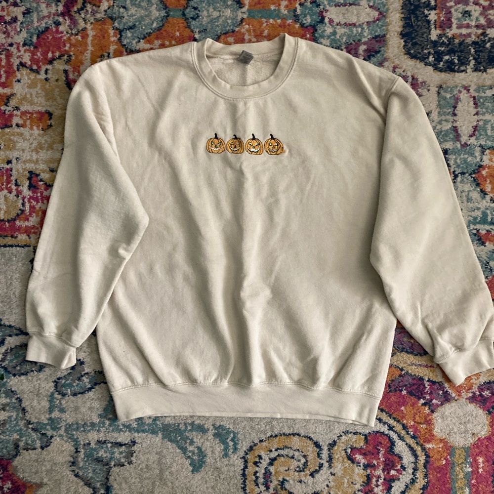 Crewneck Sweater with Pumpkin Embroidery